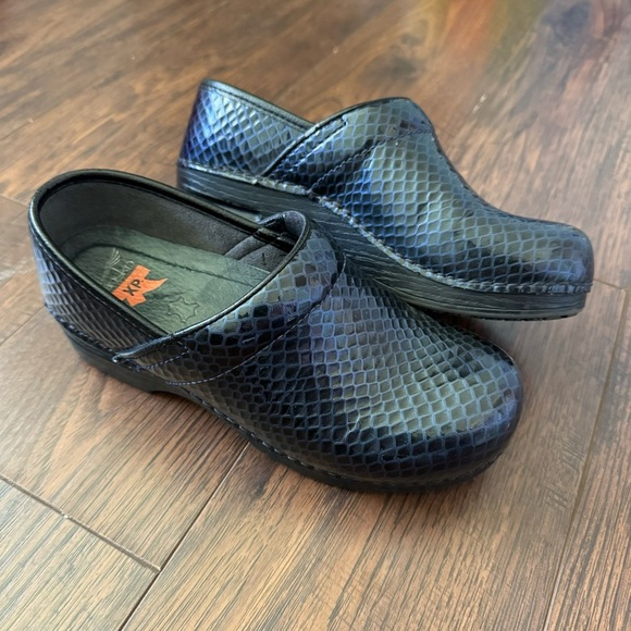 Dansko Shoes - Dansko Mermaid Iridescent Fish Scale Nurse Clogs Purple Blue Women’s Size 7